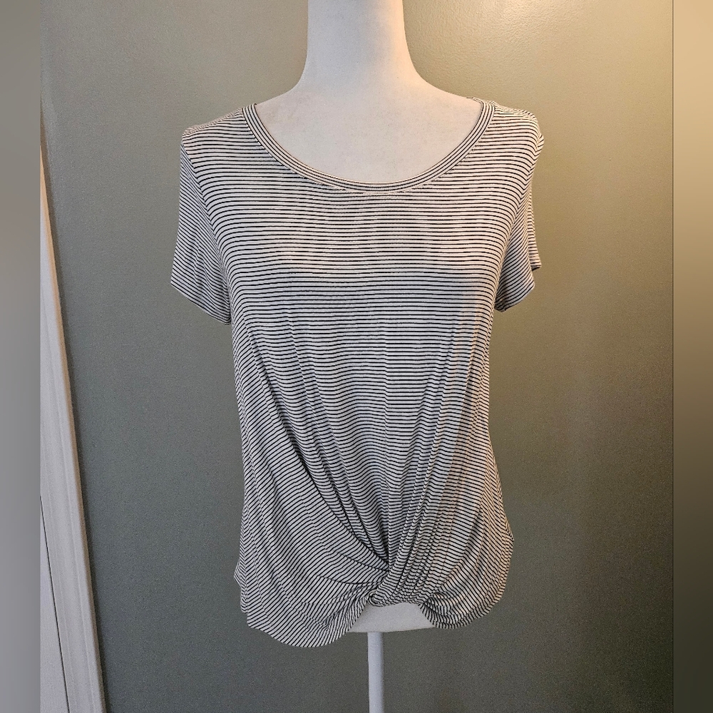 Mossimo Supply Co Women's Size Medium M Black White Striped Knot Front Top